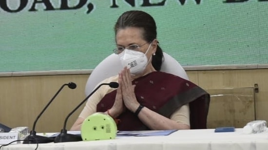 Congress interim president Sonia Gandhi at the CWC meet in New Delhi on Monday.&nbsp;(Sanjeev Verma/HT Photo)