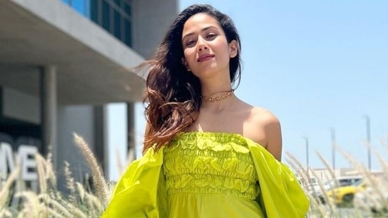 Remember Mira Rajput's green off-shoulder dress from her all-girls trip to Dubai? Here's what it costs(Instagram)