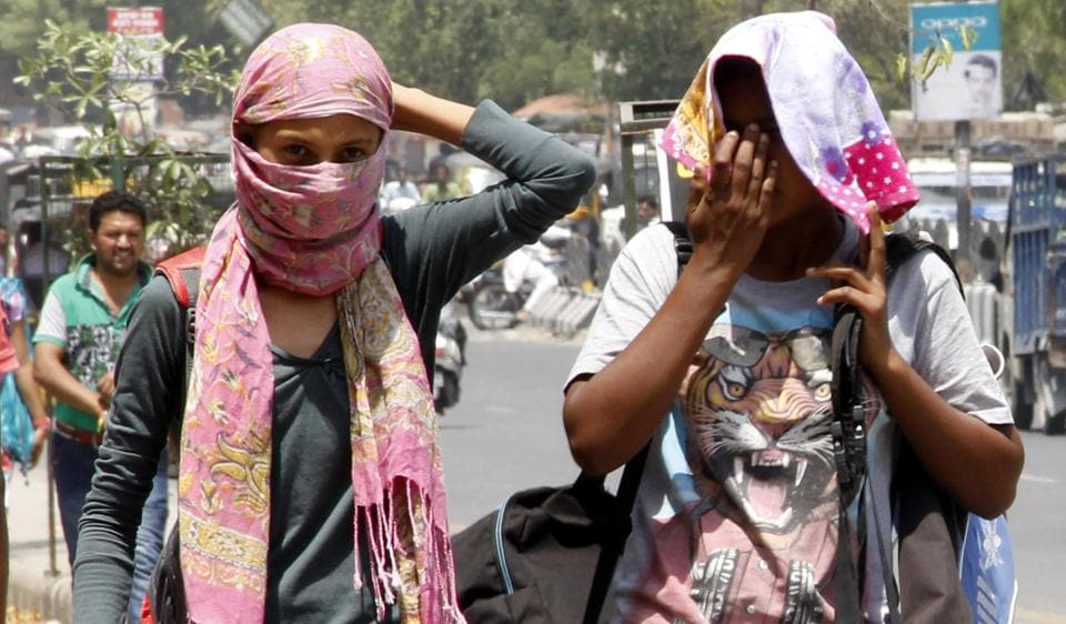 Delhi and six other states, including its neighbours Punjab and Haryana, will experience heatwave conditions from May 10 to 14, IMD said. (Sanjeev Kumar /HT) Delhi and six other states, including its neighbours Punjab and Haryana, will experience heatwave conditions from May 10 to 14, IMD said. (Sanjeev Kumar /HT)