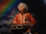 Pandit Shiv Kumar Sharma in Mumbai in 2007. He received the Sangeet Natak Akademi Award in 1986 and the Padma Shri in 1991. He was honoured with Padma Vibhushan, nation’s second-highest civilian award in 2001.(Prodip Guha/HT Photo) Pandit Shiv Kumar Sharma in Mumbai in 2007. He received the Sangeet Natak Akademi Award in 1986 and the Padma Shri in 1991. He was honoured with Padma Vibhushan, nation’s second-highest civilian award in 2001.(Prodip Guha/HT Photo)