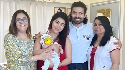 Debina Bonnerjee and Gurmeet Choudhary with their mothers.