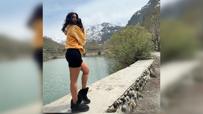 Bhumi Pednekar waved her hair and opted for minimal makeup to complement her casual look. (Instagram/@bhumipednekar) Bhumi Pednekar waved her hair and opted for minimal makeup to complement her casual look. (Instagram/@bhumipednekar)