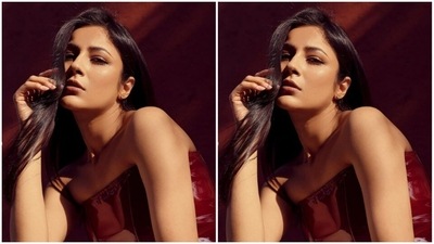 Styled by fashion stylist Khushboo Rajoriya, Shehnaaz wore her long tresses open and decked up in nude eyeshadow, mascara-laden eyelashes, contoured cheeks and a shade of nude lipstick. (Instagram/@shehnaazgill)