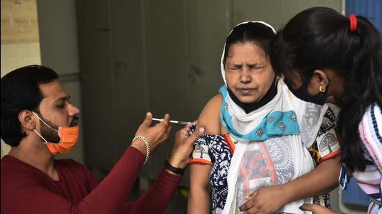 The active cases have now reached 1,403 with Mumbai leading with 844 cases, followed by Pune at 292 and Thane with 153. (Vipin Kumar/HT PHOTO) The active cases have now reached 1,403 with Mumbai leading with 844 cases, followed by Pune at 292 and Thane with 153. (Vipin Kumar/HT PHOTO)