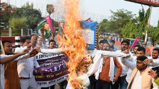 Members of Jan Adhikar Chatra Parishad (JACP) protest against the paper leak of the civil services combined examination conducted by Bihar Public Service Commission (HT File Photo/Santosh Kumar)