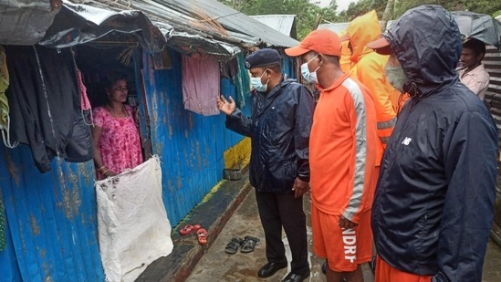 NDRF and police personnel at low lying areas of fishermen village in Andaman and Nicobar Islands.(PTI) NDRF and police personnel at low lying areas of fishermen village in Andaman and Nicobar Islands.(PTI)