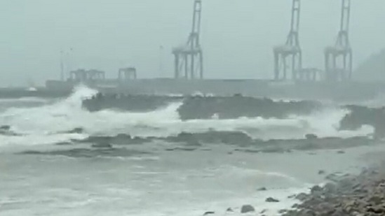 Rough sea conditions along Vishakhapatnam's coast due to severe cyclonic storm Asani. (ANI Twitter)