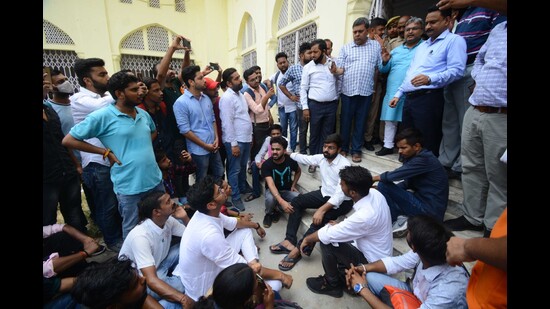 ABVP activists protest at Lucknow University over Dalit prof's remark on KV  temple - Hindustan Times