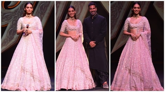On Tuesday, Manushi took to Instagram to drop pictures from a photoshoot starring Akshay Kumar. It featured the two stars dressed in bespoke ethnic looks, which they wore for the Prithviraj trailer launch. She captioned the post, "The A-team of Samrat #Prithviraj Chauhan! Grateful." While Manushi chose a blush pink ensemble for the event, Akshay donned an all-black look.(HT Photo/Varinder Chawla)