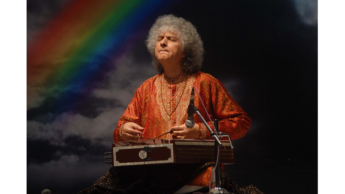 Pandit Shiv Kumar Sharma in Mumbai in 2007. He received the Sangeet Natak Akademi Award in 1986 and the Padma Shri in 1991. He was honoured with Padma Vibhushan, nation’s second-highest civilian award in 2001. (Prodip Guha/HT Photo) Pandit Shiv Kumar Sharma in Mumbai in 2007. He received the Sangeet Natak Akademi Award in 1986 and the Padma Shri in 1991. He was honoured with Padma Vibhushan, nation’s second-highest civilian award in 2001. (Prodip Guha/HT Photo)