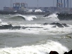 High tides form in the sea due to Cyclone Asani in Kakinada on Wednesday. (ANI) High tides form in the sea due to Cyclone Asani in Kakinada on Wednesday. (ANI)