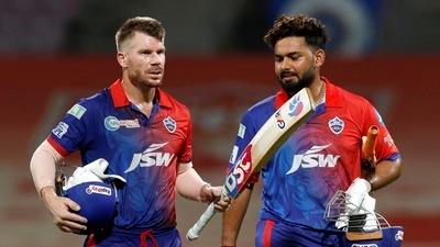 Warner scored the winning run, thus playing through the chase. (PTI) Warner scored the winning run, thus playing through the chase. (PTI)