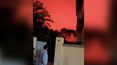 China's sky turned blood red for a brief period of time over the weekend, creating panic among the citizens. (Twitter/@tongbingxue) China's sky turned blood red for a brief period of time over the weekend, creating panic among the citizens. (Twitter/@tongbingxue)
