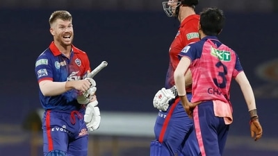 DC lost their 1st wicket early and Marsh and Warner had a number of close calls. Warner survived despite a delivery he faced brushing the bails after he missed. (BCCI) DC lost their 1st wicket early and Marsh and Warner had a number of close calls. Warner survived despite a delivery he faced brushing the bails after he missed. (BCCI)