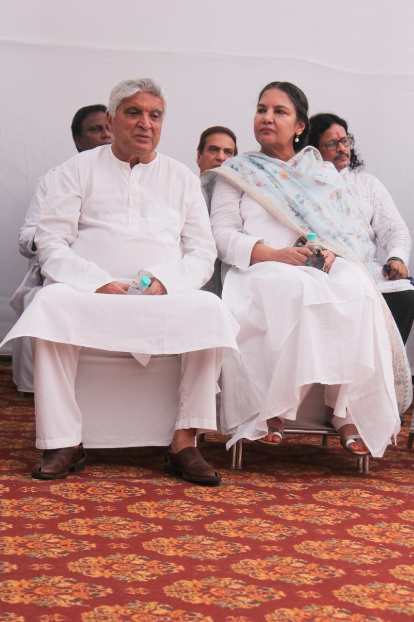 Javed Akhtar and Shabana Azmi at Abhijit Cooperative Housing Society in Juhu. (Varinder Chawla) Javed Akhtar and Shabana Azmi at Abhijit Cooperative Housing Society in Juhu. (Varinder Chawla)