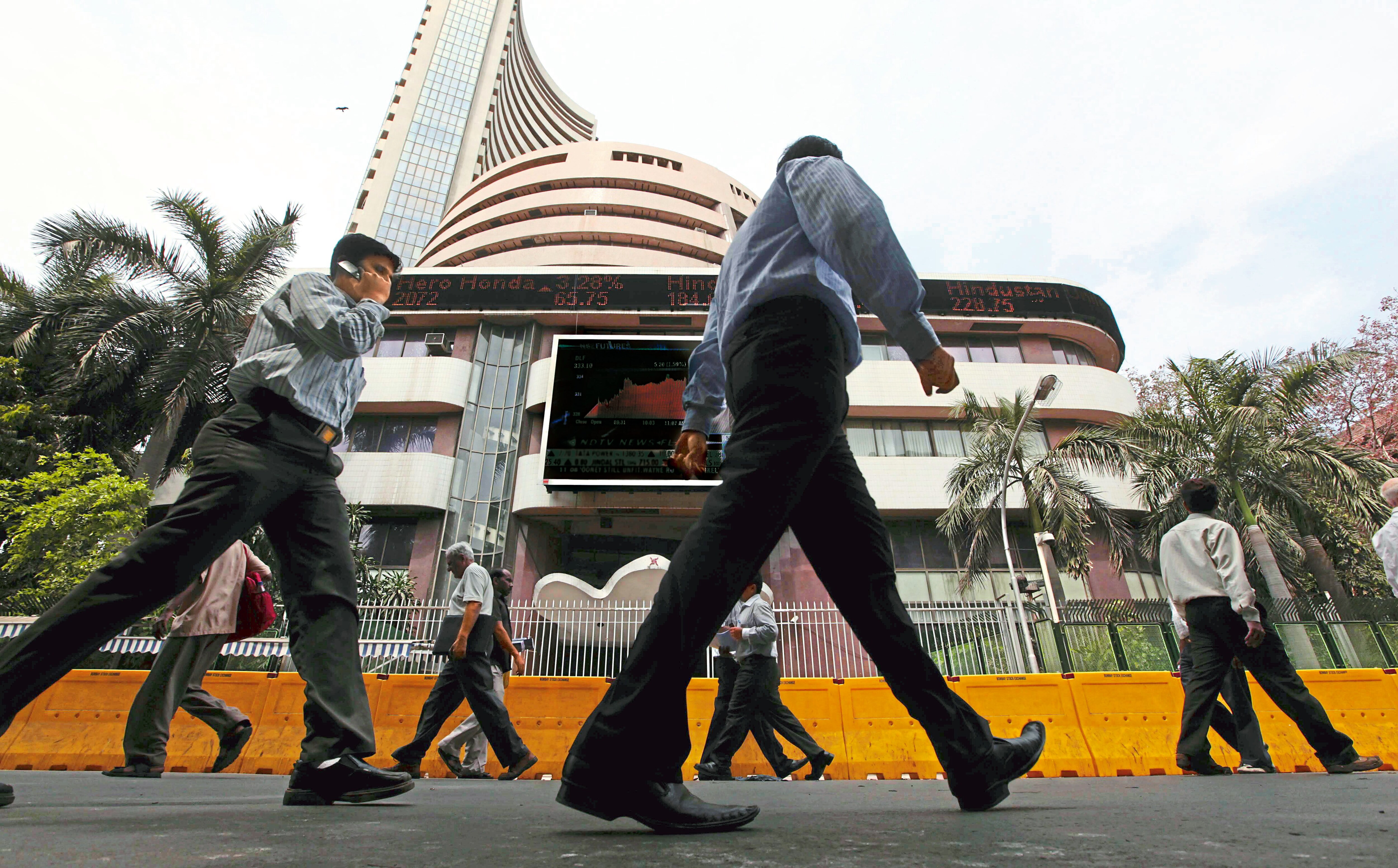 Despite a firm start, the 30-share BSE Sensex failed to carry forward the momentum and ended at 54,088.39, lower by 276.46 points or 0.51 per cent. During the day, it tumbled 845.55 points to 53,519.30. (File photo) Despite a firm start, the 30-share BSE Sensex failed to carry forward the momentum and ended at 54,088.39, lower by 276.46 points or 0.51 per cent. During the day, it tumbled 845.55 points to 53,519.30. (File photo)