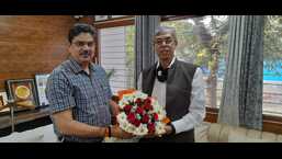 High Commissioner of Bangladesh to India Muhammad Imran with Lucknow University vice chancellor. (Sourced)