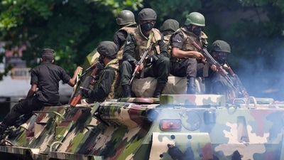 Colombo : Sri Lanka's defense ministry ordered security forces on Tuesday to shoot anyone causing injury to people or property to contain widespread arson and mob violence targeting government supporters. (AP) Colombo : Sri Lanka's defense ministry ordered security forces on Tuesday to shoot anyone causing injury to people or property to contain widespread arson and mob violence targeting government supporters. (AP)