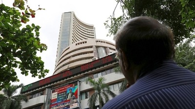 Sensex slips over 1,100 points in closing trade, Nifty tests 15,830 (REUTERS)