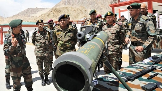 Army chief General Manoj Pande reviews security situation in Ladakh. (Twitter/ADGPI) Army chief General Manoj Pande reviews security situation in Ladakh. (Twitter/ADGPI)