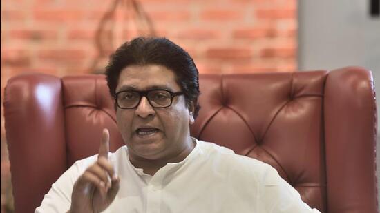 iMumbai, India - May 04, 2022: Maharashtra Navnirman Sena (MNS) chief Raj Thackeray interacts with the media at his Shivaji Park residence, Dadar, in Mumbai, India, on Wednesday, May 04, 2022. (Photo by Satish Bate/Hindustan Times) (Satish Bate/HT PHOTO)