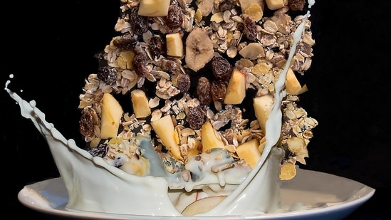 4. Muesli: For the hardcore health buff, it’s Muesli all the way. Packed with iron and trace minerals such as magnesium, calcium, phosphorus, muesli can be eaten as-is or with milk. Since it’s so crunchy, it makes a fun anytime meal for kids as well and they love to eat it during their small breaks.&nbsp;(Pixabay)