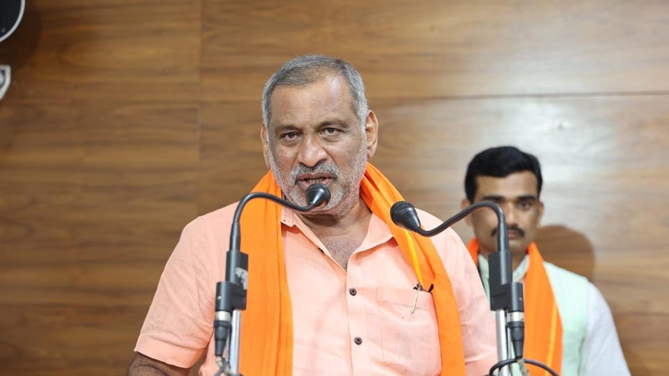 Karnataka’s minister for law and parliamentary affairs JC Madhuswamy. (HT) Karnataka’s minister for law and parliamentary affairs JC Madhuswamy. (HT)