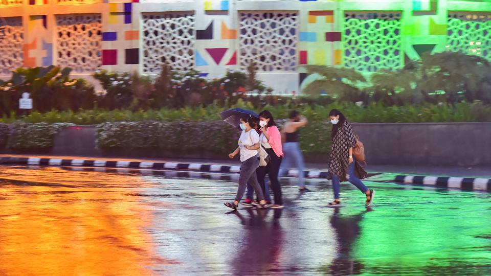 On Wednesday, Bengaluru city recorded the minimum temperature of 19.5°C and a maximum temperature of 24°C — the lowest temperature in May in the past 10 years. (PTI) On Wednesday, Bengaluru city recorded the minimum temperature of 19.5°C and a maximum temperature of 24°C — the lowest temperature in May in the past 10 years. (PTI)