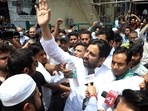 AAP MLA Amanatullah Khan speaking to the media during an anti-encroachment drive in the Shaheen Bagh area.(ANI) AAP MLA Amanatullah Khan speaking to the media during an anti-encroachment drive in the Shaheen Bagh area.(ANI)