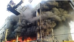 The fire broke out near pillar 544 of west Delhi's Mundka metro station on Friday, May 13, 2022. (HT Photo)