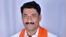 A BJP leader from the Herohalli ward committed suicide over distress due to his thyroid illness.