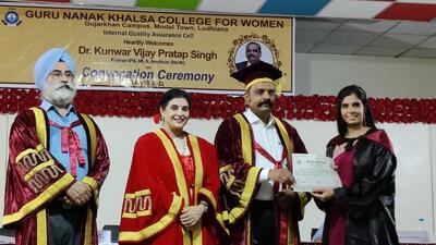 Degrees were awarded to students of BA, BCom, BCA , BBA and honours, along with post graduate students of MA (English), MCom, PGDMC and PGDCA at convocation in GNKCW, Ludhiana. (HT PHOTO)