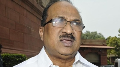 KV Thomas had said he would campaign for the ruling LDF candidate Jo Joseph in the upcoming by-poll in the Thrikkakara Assembly constituency. (HT Archives)