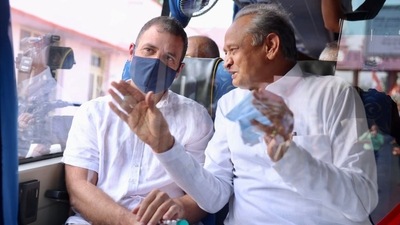 Congress Chintan Shivir: Rahul Gandhi and Ashok Gehlot headed for party's conclave. (Twitter) Congress Chintan Shivir: Rahul Gandhi and Ashok Gehlot headed for party's conclave. (Twitter)