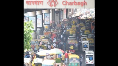A view of the chaotic traffic in Charbagh. (HT File Photo)