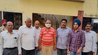 Police post in-charge accused of accepting bribe in custody of Vigilance Bureau in Ludhiana on May 13, 2022. (Harvinder Singh/HT)