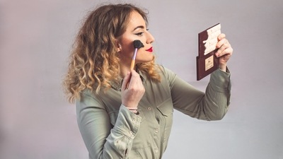 Beauty tips: Experts share tricks for smudge proof makeup in summers (Photo by Radu Florin on Unsplash) Beauty tips: Experts share tricks for smudge proof makeup in summers (Photo by Radu Florin on Unsplash)