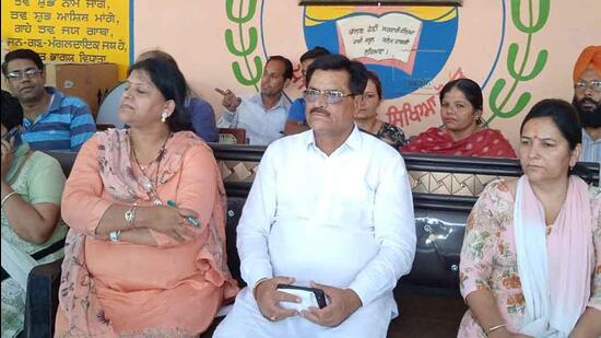 MLA Bagga assured full financial support to the Chanan Devi Government Girls High School, Ludhiana, authorities2. (HT PHOTO)