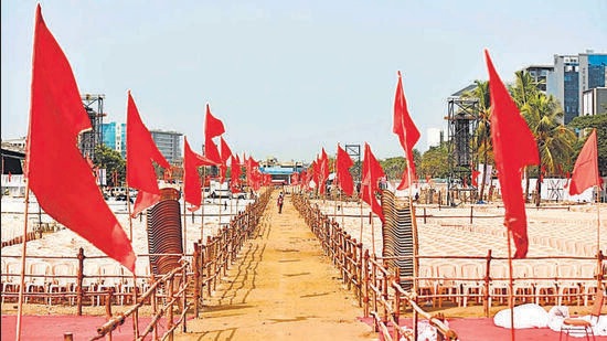 Preparations under way for the Shiv Sena rally at MMRDA Ground in Bandra Kurla Complex on Friday. Bhushan Koyande/HT Photo