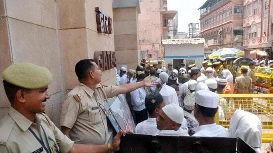 Security personnel at Gyanvapi complex in Varanasi as the faithful arrive to offer Friday prayers. (ANI PHTO)