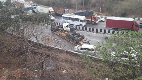 Truck-trailer Mishap Holds Up Mumbai-Pune Expressway Traffic For Two ...