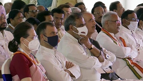 Congress president Sonia Gandhi with party leaders Rahul Gandhi, Anand Sharma, Ghulam Nabi Azad and others during the party's 'Chintan Shivir', in Udaipur on Friday.(ANI)