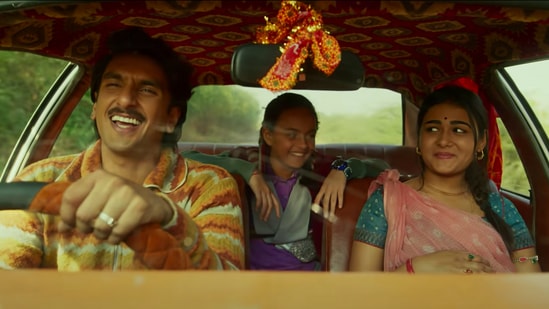 Jayeshbhai Jordaar movie review: Ranveer Singh and Shalini Pandey in the movie.