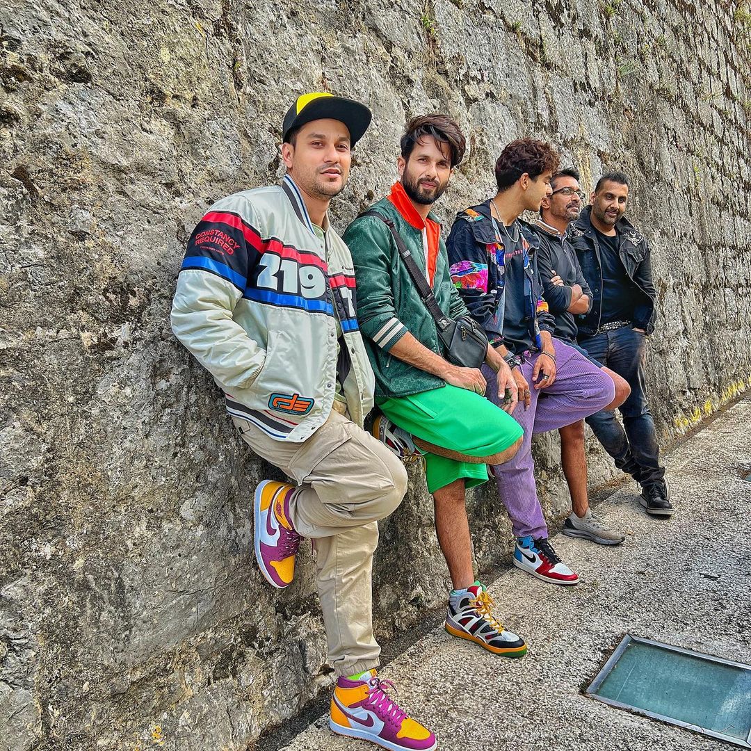 Kunal Kemmu shares picture from his Europe trip, also featuring Shahid Kapoor and Ishaan Khatter.