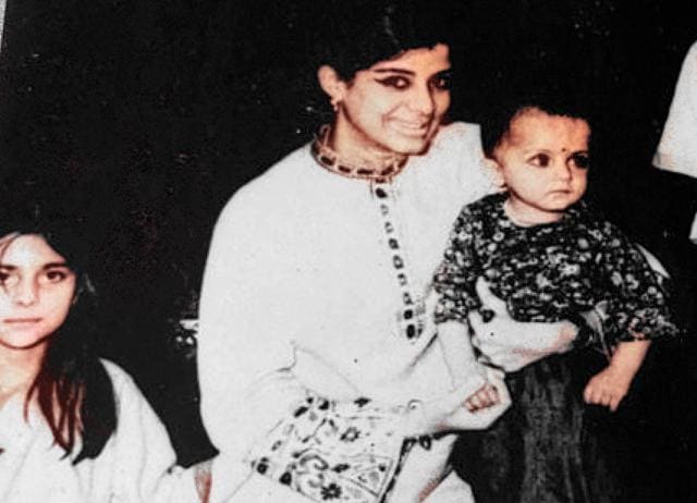 Anju Dutt, Priya Dutt (on the table) and Zaheeda dressed up in the trendy lungi Anju Dutt, Priya Dutt (on the table) and Zaheeda dressed up in the trendy lungi