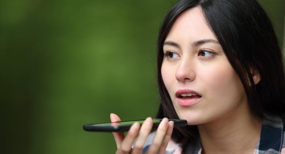 What conclusions do you draw about a person's personality when you speak to them for the first time over the phone? (PantherMedia/picture alliance)