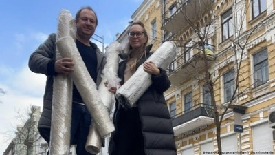 Oleksandr Shcheluschenko and Katharina Vozianova managed to save artworks that were in Kyiv (Kateryna Vozianova/Oleksandr Shcheluschenko ) Oleksandr Shcheluschenko and Katharina Vozianova managed to save artworks that were in Kyiv (Kateryna Vozianova/Oleksandr Shcheluschenko )