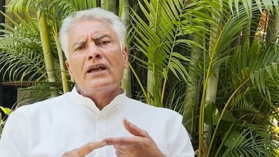 Sunil Jakhar went live on Facebook to announce his big decision.&nbsp; (Facebook )