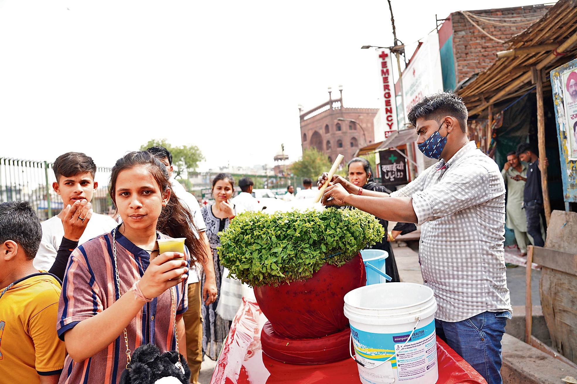 Aam Panna and Jaljeera at Gandhinagar Market. (Photo: GOkul VS?HT)