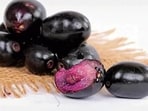 Jamun is an excellent addition to your summer diet. Health experts reveal benefits of the black plum or Java plum (iStock)